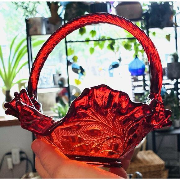 Vtg Fenton Amberina Red Ruffled 1983 Twisted Handle Ruffled Texture Leaf Pattern - Picture 1 of 9